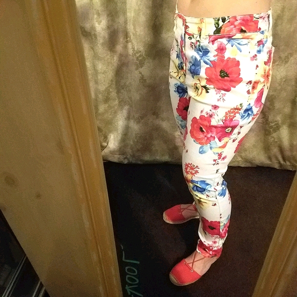 Republic Vibrant Red Floral Print Pants NWT Sz 8 - Picture 14 of 14